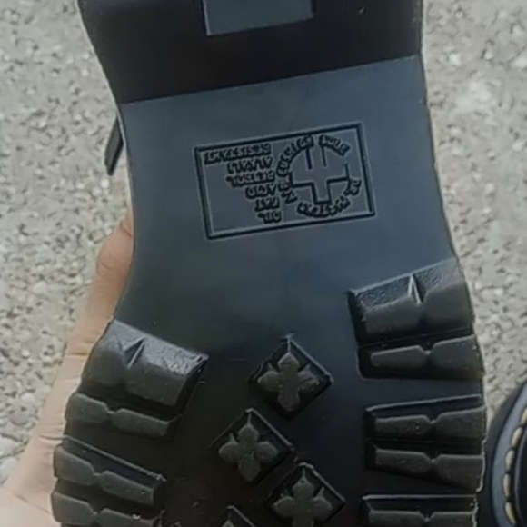 Size 5 USM Black Dr. Martens Jadons - Picture 4 of 5